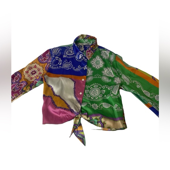 ZARA TIE FRONT BUTTON DOWN CROPPED SCARF-PRINT BLOUSE- in EUC- size S - Picture 2 of 9